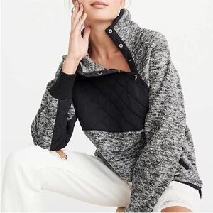 Abercrombie & Fitch Asymmetrical fleece pullover Medium gray snap high neck